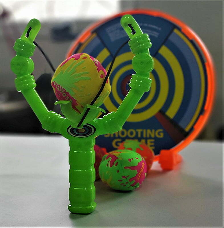 Dečija praćka sa metom